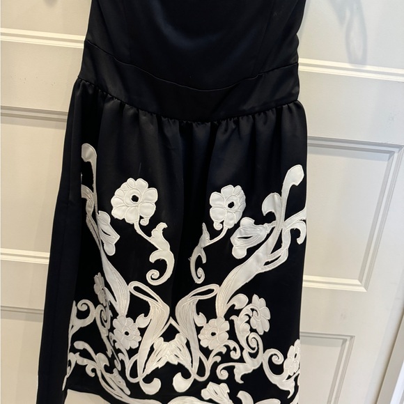 Strapless semi formal - Picture 5 of 7